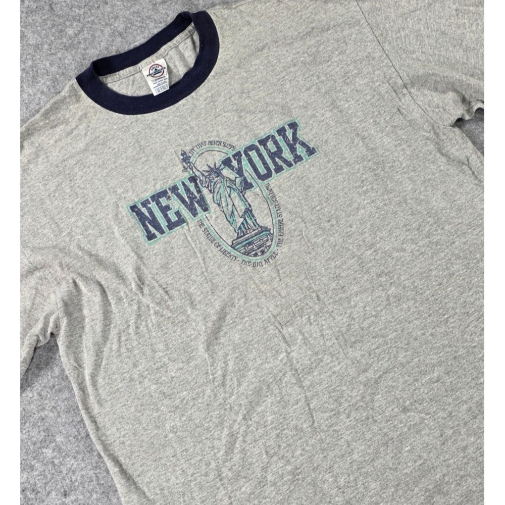 Vintage Graphic Delta Pro Weight Statue Made in USA New York City T-Shirt XL y2K